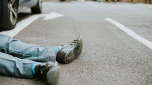 Conheça a postura do ‘morto’, que traz benefícios à saúde em Campo Grande: ‘Profundo relaxamento’
