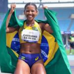 Paratleta brasileira campeã mundial começou a treinar em pista construída pelo pai