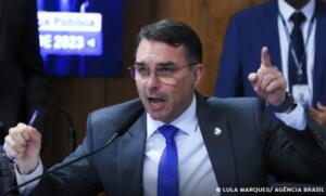 Missão pede investigação sobre filiação falsa de Flávio ao partido