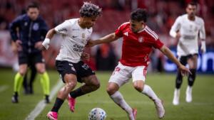 Corinthians é castigado por ousadia de Diniz, perde do Inter e se complica na Copa do Brasil
