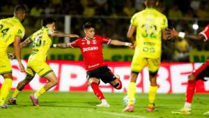 Flamengo goleia Mirassol e fica a apenas 3 pontos do Palmeiras no Brasileirão