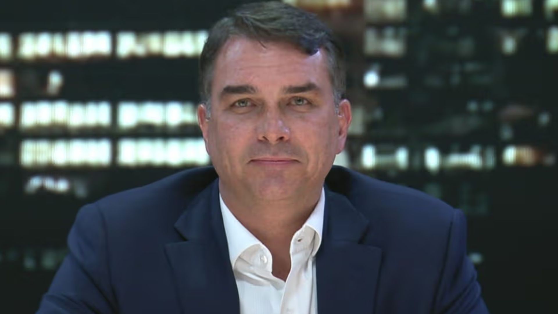 Flávio Bolsonaro atribui responsabilidade pelo tarifaço dos EUA à ‘incompetência’ do governo