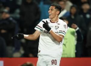 Fluminense supera expulsão e polêmica, elimina Rivadavia nos pênaltis e avança na Libertadores