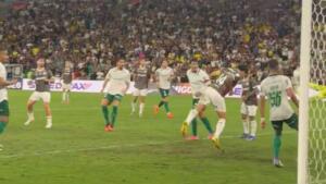 Palmeiras sai na frente duas vezes, leva virada do Flu e escancara crise