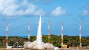Com o fechamento dos espaços aéreo e marítimo, FAB lança foguete nesta quarta-feira