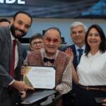 Fotógrafo que eterniza a história de MS, Higa recebe homenagem da Câmara Municipal