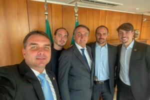 Moraes nega pedido de Bolsonaro para receber os filhos no Dia dos Pais
