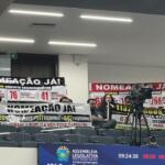 Concursados da segurança pública vão à Alems protestar e deputado rebate: ‘o problema não está aqui’