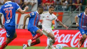 Bahia vence batalha de cinco gols, derruba Inter para Z4 e entra no G5 do Brasileirão