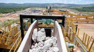Governo federal facilita crédito emergencial a fertilizantes e minerais críticos