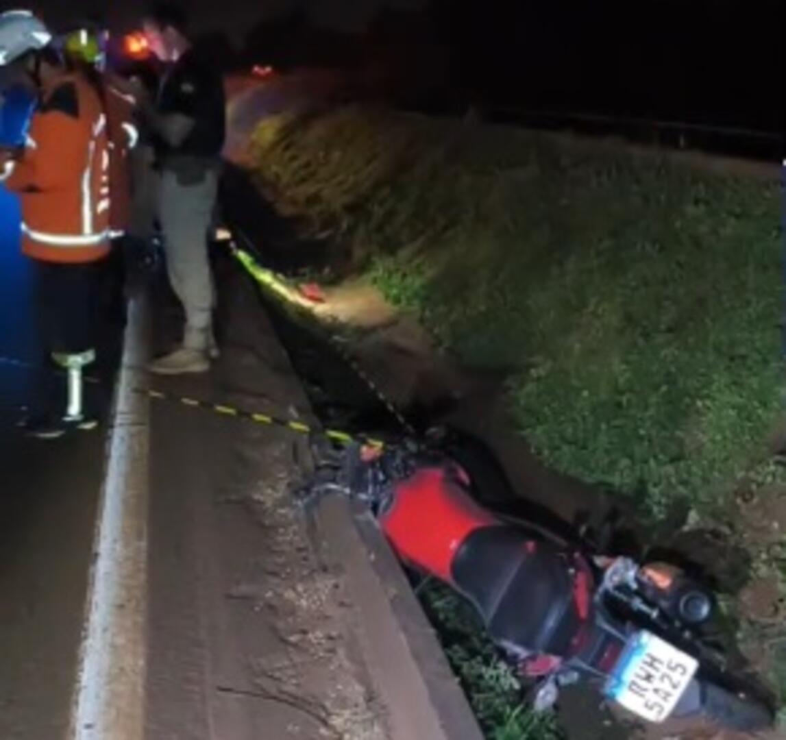 Motociclista perde controle da direção e morre na BR-163