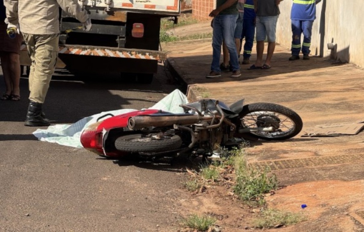 Motociclista morre em acidente com caminhão em Ivinhema
