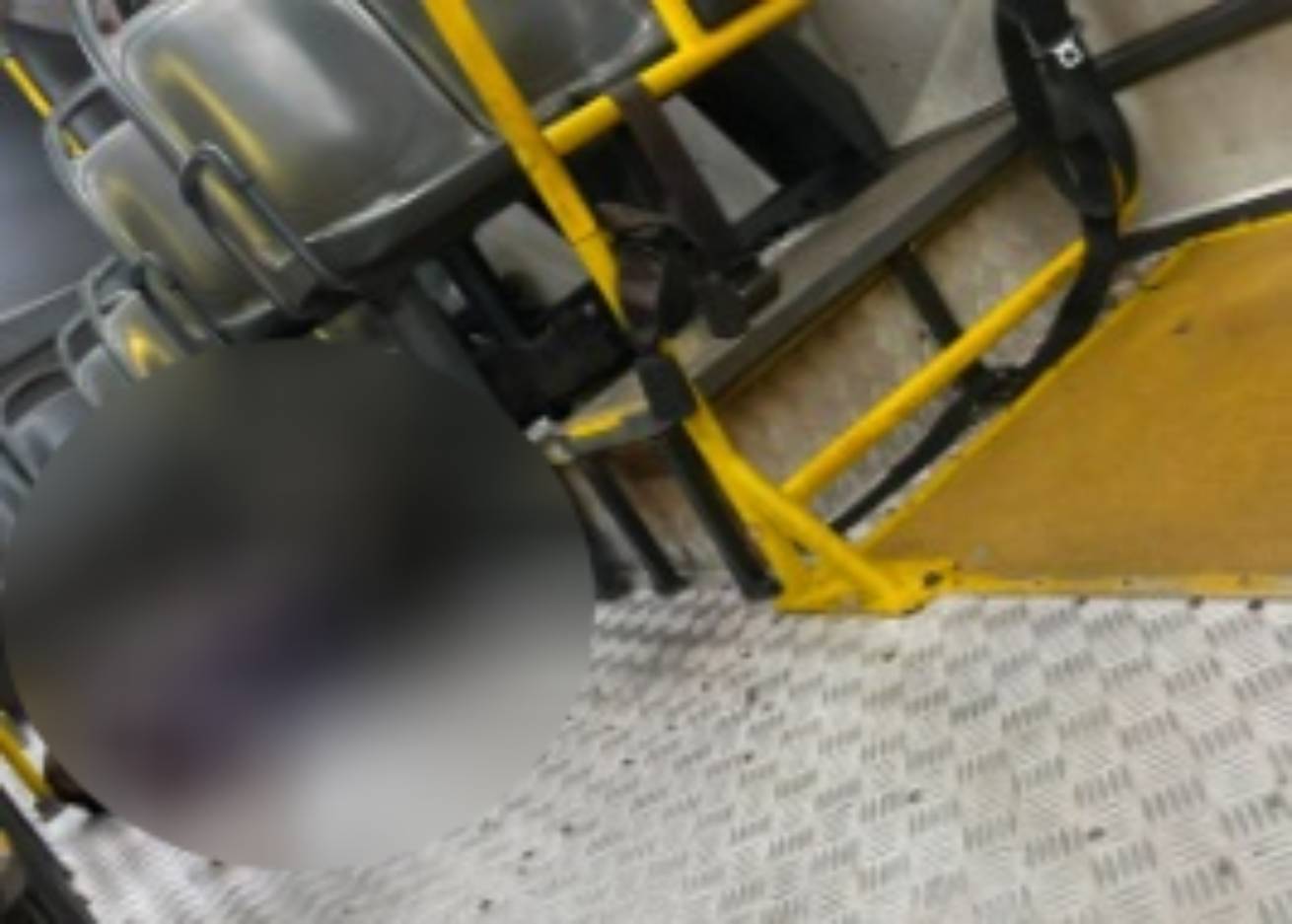 Homem desmaia dentro de ônibus na Avenida Afonso Pena