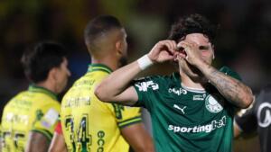 Palmeiras decepciona, empata com Mirassol e vê Flamengo mais perto no Brasileirão