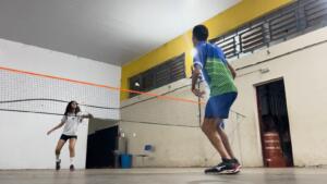 Medalhista paralímpico e jovem promessa: dupla de MS busca apoio para Brasileiro de Parabadminton