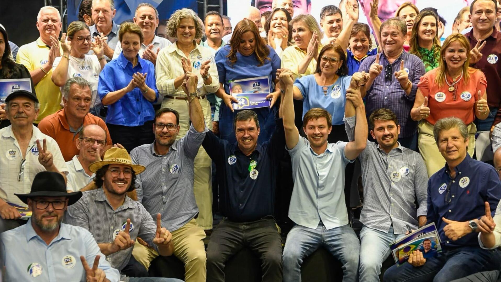 Riedel e Tereza reúnem grupo político com 77 prefeitos de MS em Campo Grande - QTU Questões do Universo