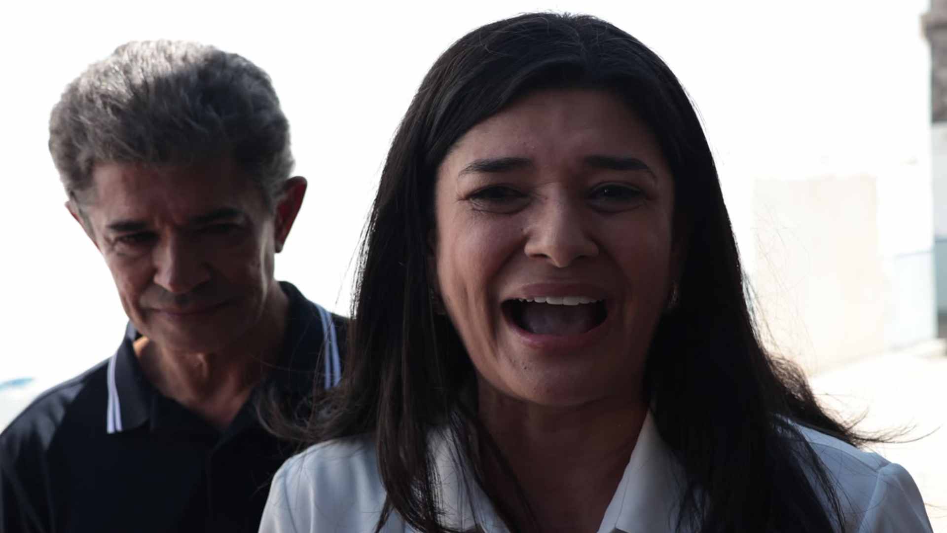‘Motivada’: Rose Modesto faz adesivaço com irmão e tem apoio de candidatos