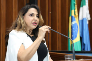 Varejo cobra melhorias no ambiente de negócios em entrega de manifesto na Alems