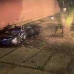 Carro atinge moto ao passar preferencial e deixa casal com graves ferimentos