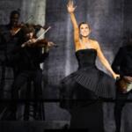Celine Dion volta aos palcos após seis anos por doença neurológica