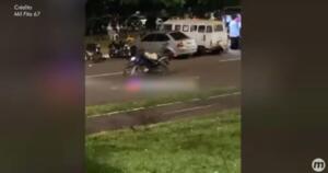 VÍDEO: Motociclista ‘surfa’ atrás de viatura da PM e termina preso em Campo Grande