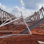 Estrutura de obra de mercado desaba sobre trabalhadores no Aero Rancho