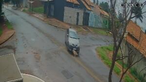 VÍDEO: Motorista atropela cachorro no São Conrado e foge sem prestar socorro