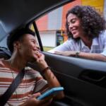 Uber lança função de acompanhar viagem de adolescentes por tranmissão ao vivo