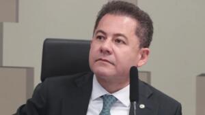 Cezinha de Madureira é alvo em operação da PF contra tráfico de influência