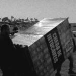 ‘iMoraes’: manifestantes protestam com montes de dinheiro falso em frente ao STF