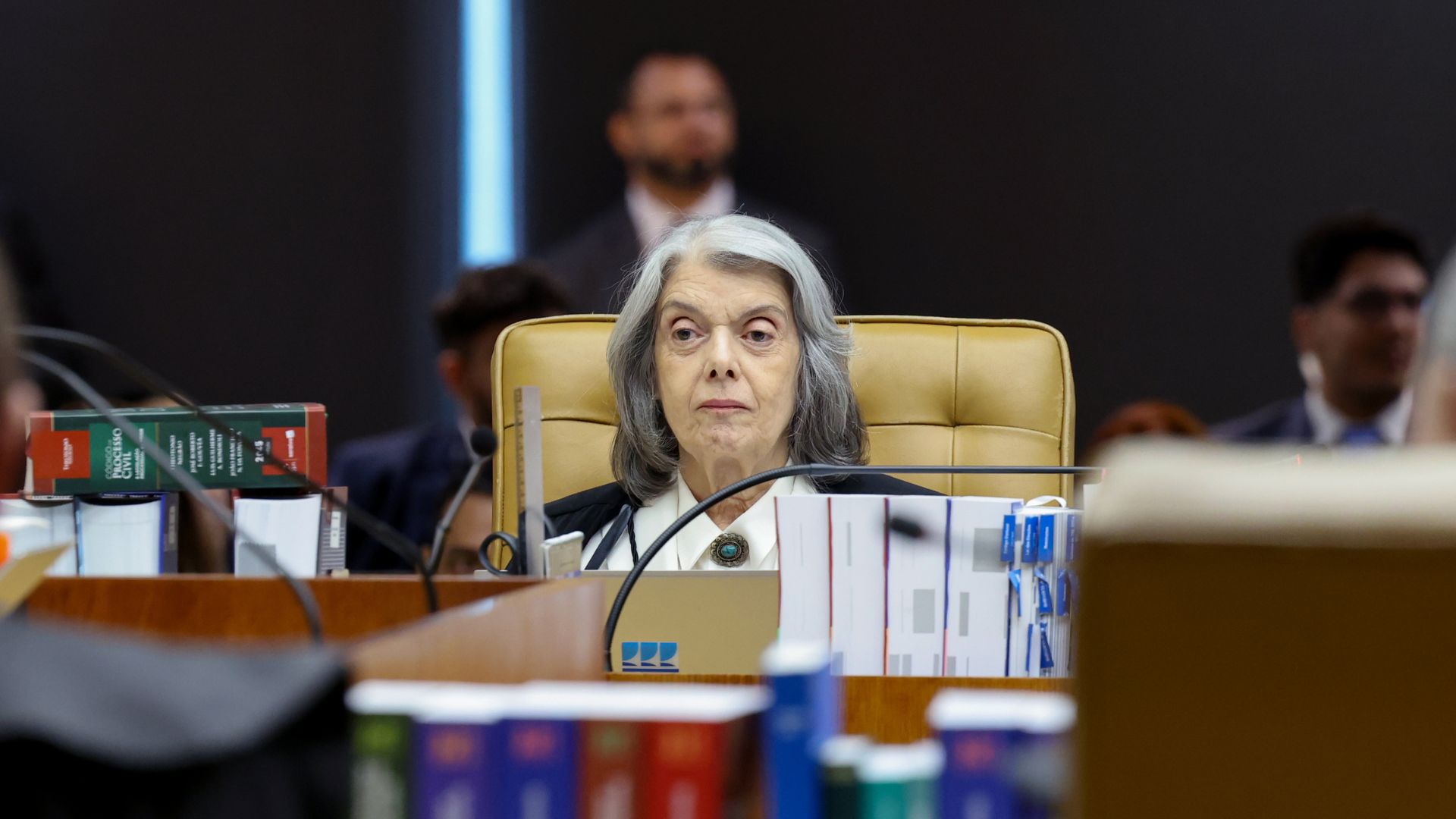 Cármen Lúcia vota para manter casos de Moraes e Mendonça separados e encerra votação