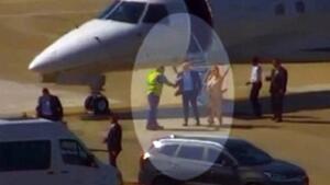 VÍDEO mostra Moraes e esposa saindo de jatinho ligado a Vorcaro