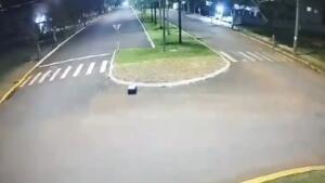 Mala cai de caminhonete em Chapadão do Sul e família pede ajuda para encontrá-la