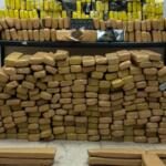 Suspeito é preso com carro carregado de maconha após pedir ajuda a policial na Afonso Pena