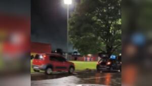 VÍDEO: Motorista encontra sete carros com pneus estourados após chuva nas Moreninhas