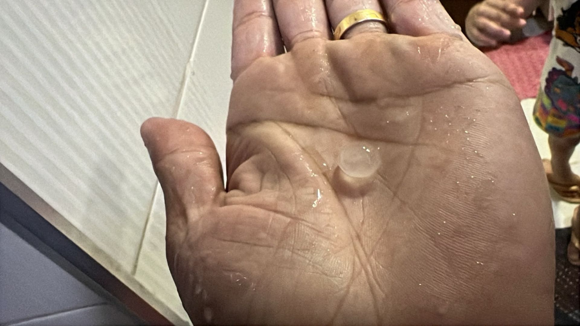 Tempestade assusta e chega acompanhada de granizos em Campo Grande