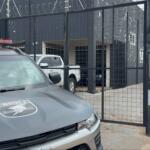 Infiltrados: garagem de veículos é alvo de operação que investiga delegado por desvio de droga