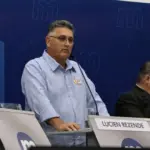 Fechando o primeiro bloco, Lucien questiona Delcídio sobre agricultura familiar