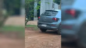 Motorista de aplicativo é acusada de avançar com carro contra mulher e sua filha
