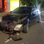 VÍDEO: Batida em cruzamento deixa carro destruído no Centro de Campo Grande