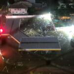 Temporal danifica forro de posto de gasolina e causa congestionamento na Rachid Neder