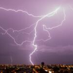 MS registra 441 mil raios e ventos acima de 80 km/h durante temporal nesta terça-feira 