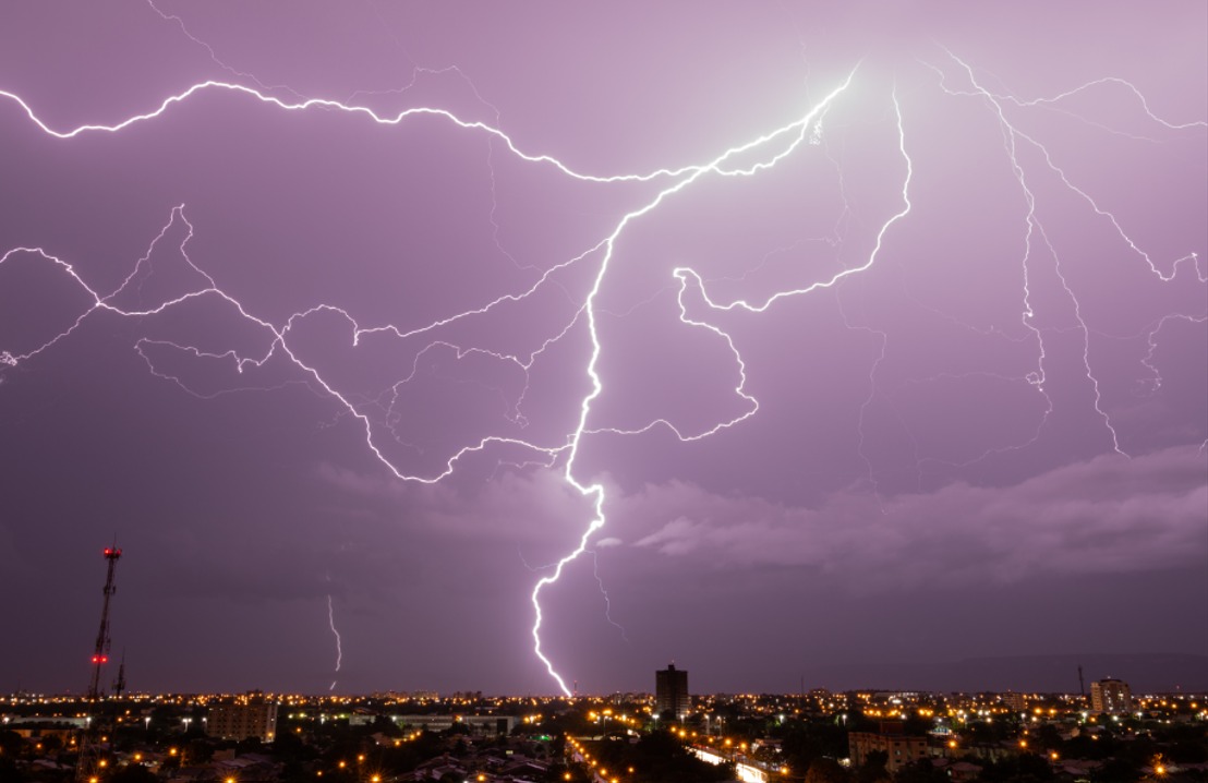 MS registra 441 mil raios e ventos acima de 80 km/h durante temporal nesta terça-feira