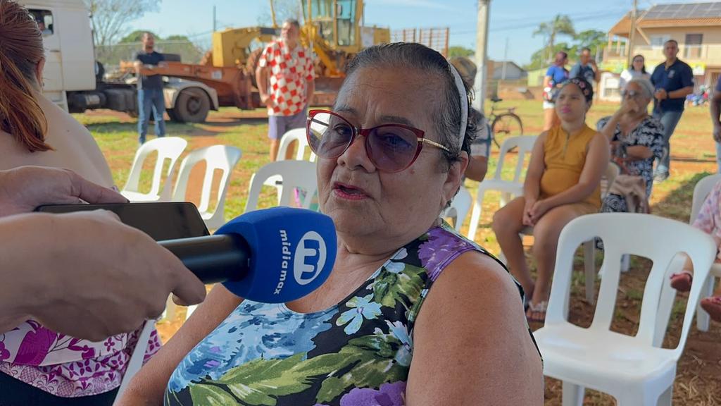 ‘Vai melhorar muito’: moradores comemoram asfalto no Santa Emília e Aquarius ‘Vai melhorar muito’: moradores comemoram asfalto no Santa Emília e Aquarius