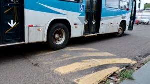 Com rua estreita, comerciantes sugerem mudança em rota de ônibus que atropelou menino no Zé Pereira