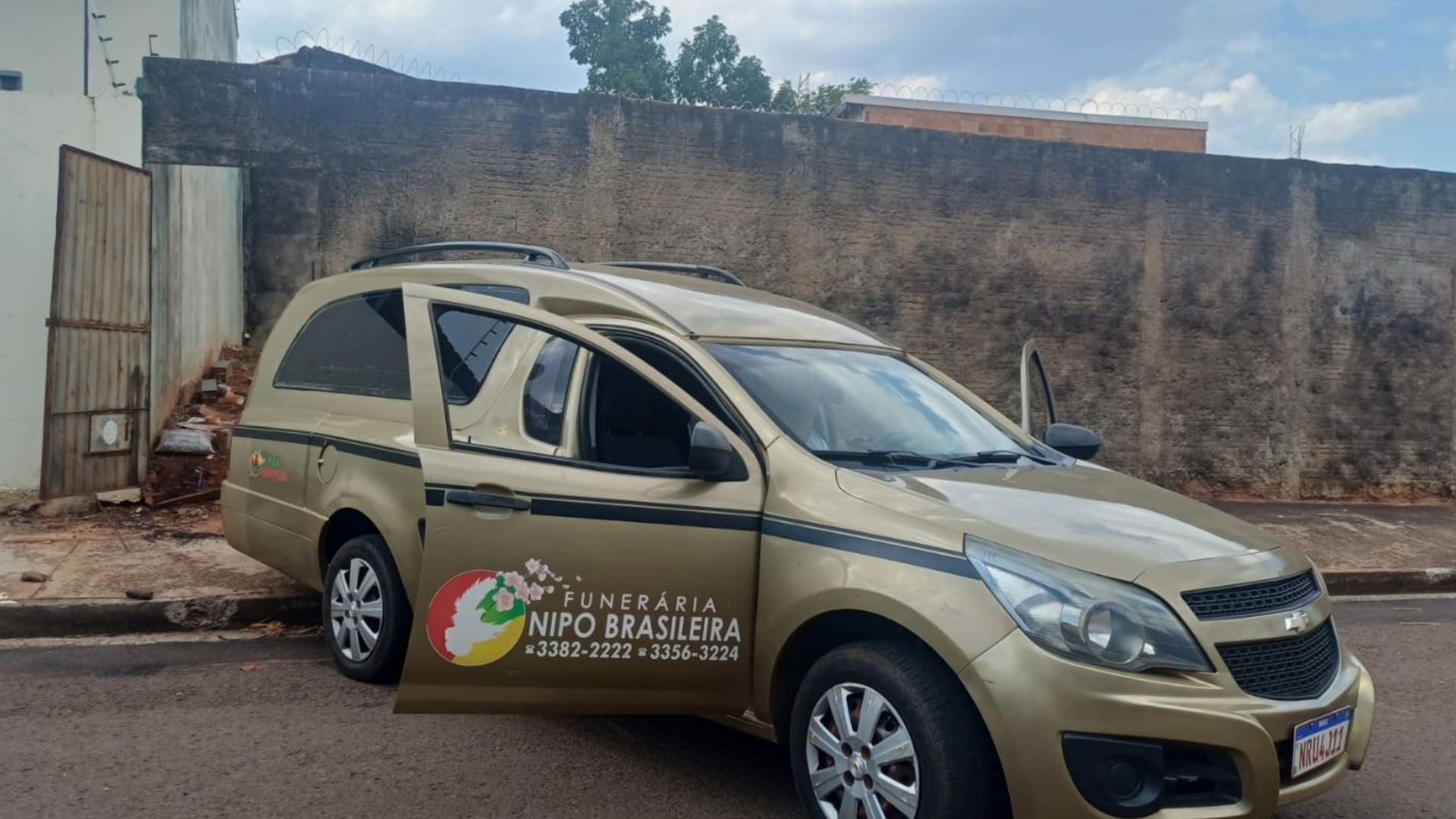 Populares sentem mau cheiro e encontram homem morto em terreno no bairro Tijuca