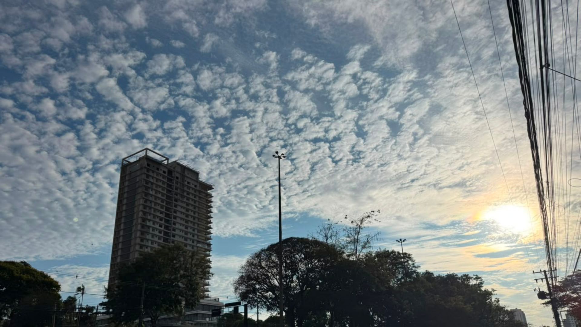 Tempo permanece chuvoso e nublado em MS nesta quarta-feira