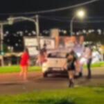 Tá certo isso? Grupo abandona carro no meio da avenida e vai curtir show em Campo Grande