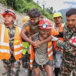 Mulher e cidadão chinês são resgatados com vida 10 dias depois de avalanche no Nepal