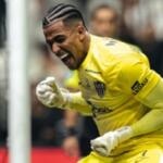Santos esbarra no goleiro do Atlético-MG na disputa por pênaltis e é eliminado na Sul-Americana